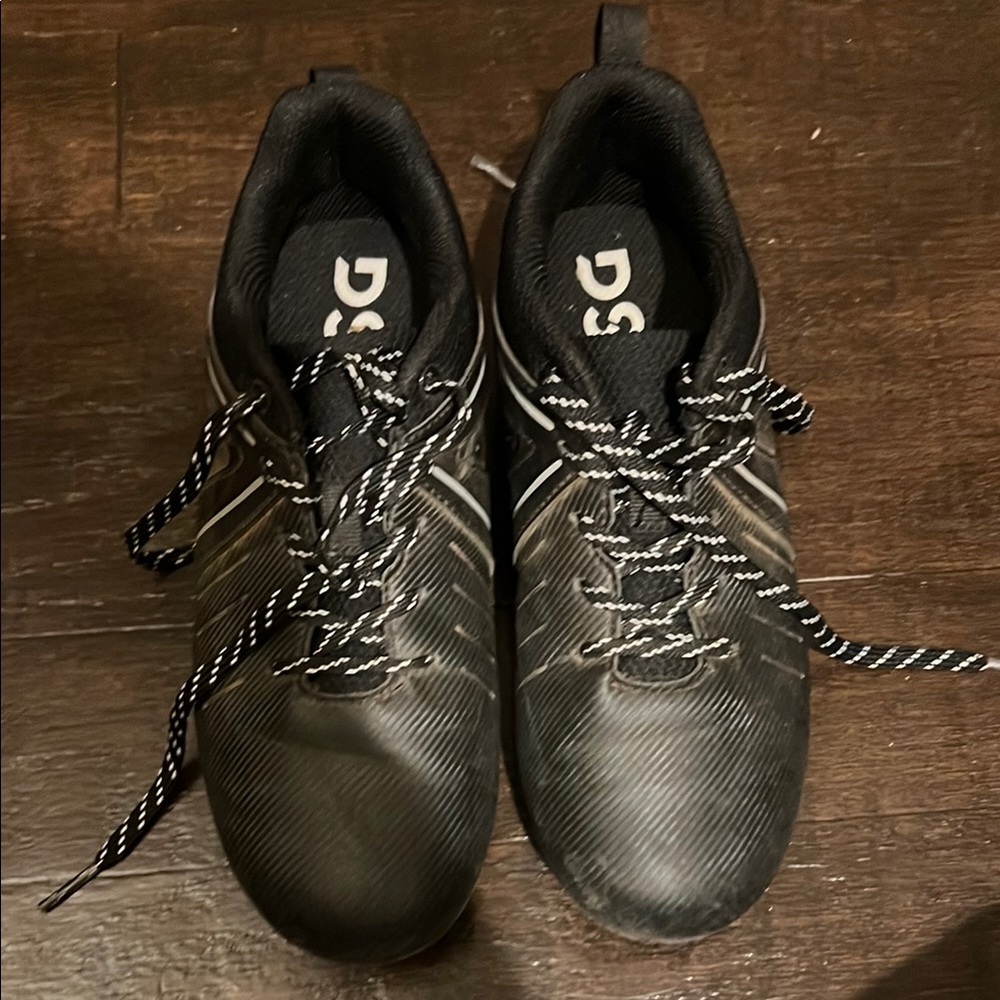 Youth Baseball Cleats Size 4